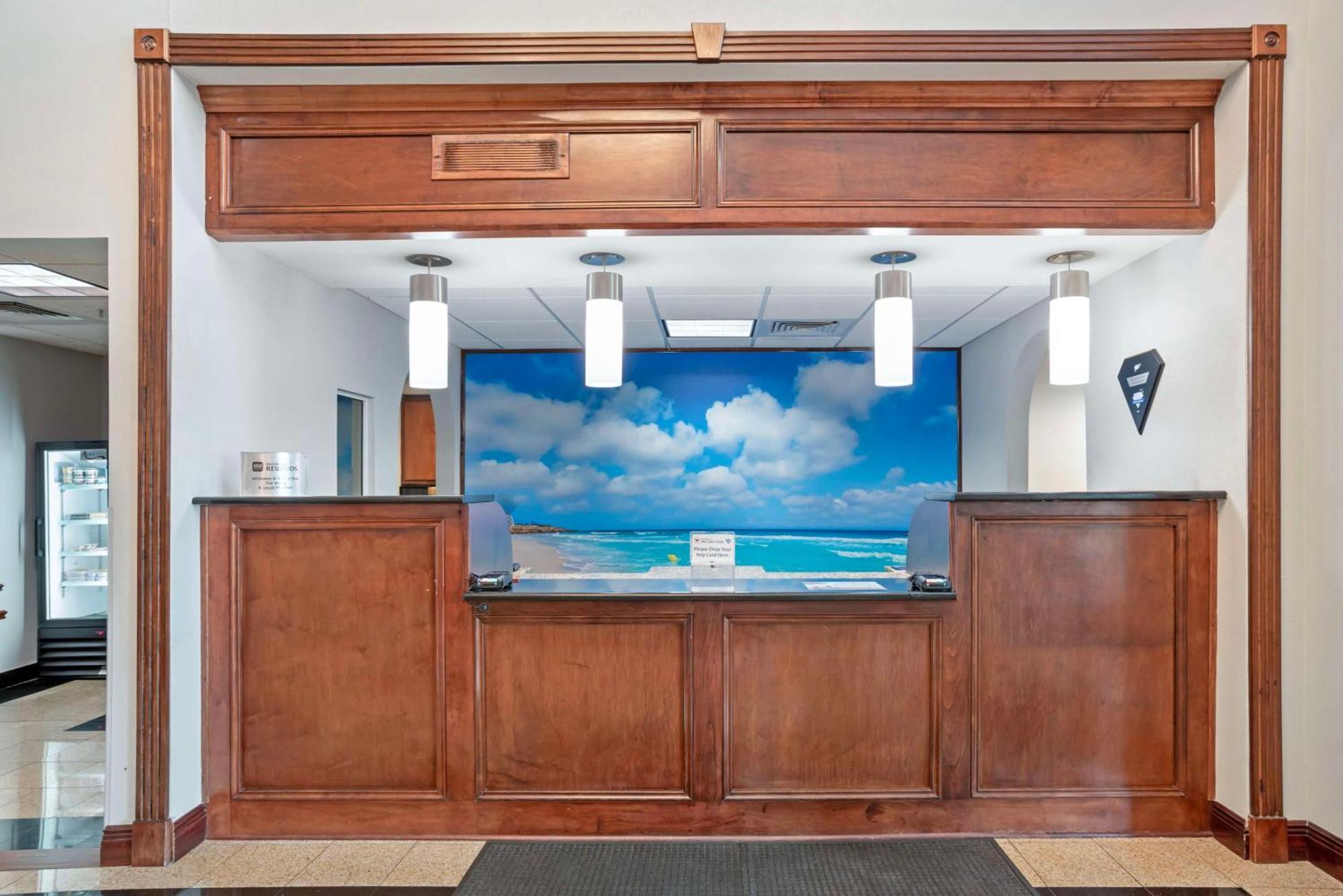 Best Western Plus Blue Angel Inn Пенсакола Екстериор снимка